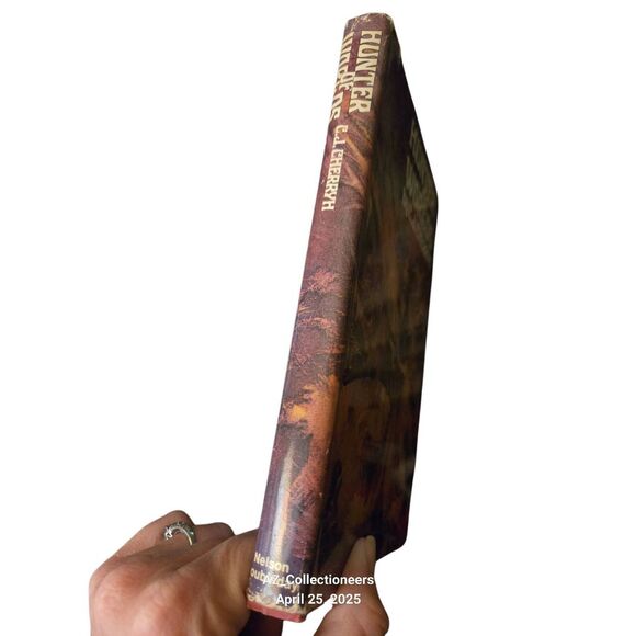 Hunter of worlds by C.J. Cherryh - Nelson doubleday books - Picture 3 of 5